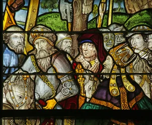 Fenster mit Darstellung von Soldaten, Priestern und Adligen bei der Kreuzigung (Detail)